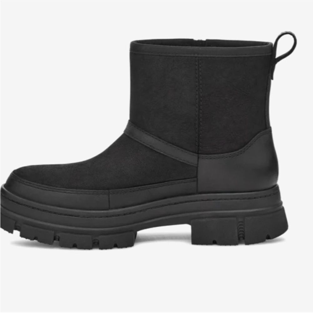 UGG Ashton Zip Women’s Boots NWT $170